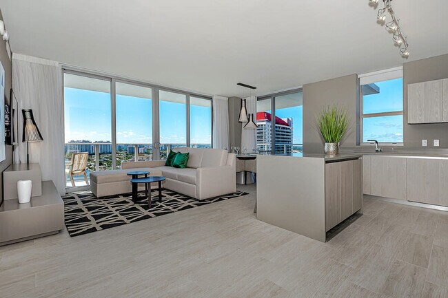Building Photo - 4010 S Ocean Dr