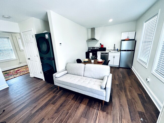 Building Photo - 86 Crest Ln