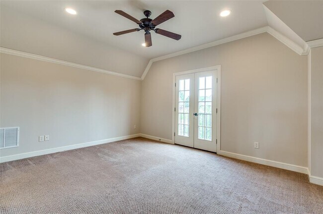 Building Photo - 2613 Round Table Blvd