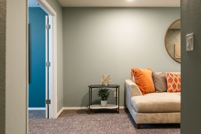 Building Photo - North Valley Townhome