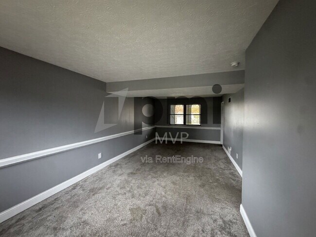 Building Photo - 1019 Cowton Dr