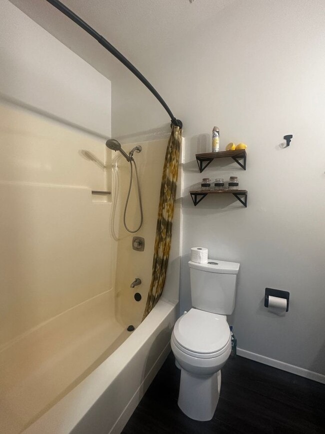 Building Photo - MOVE IN SPECIAL-- DECEMBER RENT FREE--Wonderful Single-Family Home in The Highland Area