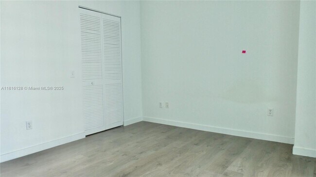 Building Photo - 300 S Biscayne Blvd
