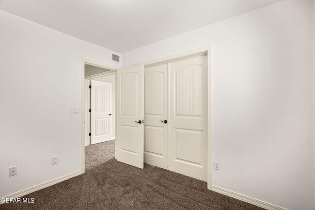 Building Photo - 7877 Enchanted View Dr
