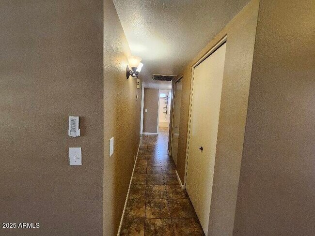 Building Photo - 8903 W El Caminito Dr
