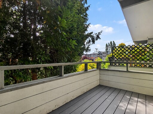 Building Photo - AVAILABLE NOW! Mid-century 2 Bedroom Apartment in Magnolia w/ Bonus Room and Private Balcony!