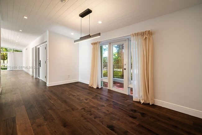 Building Photo - 669 S Mashta Dr