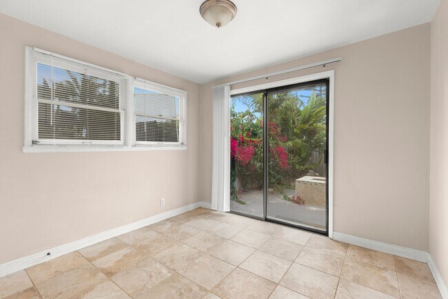 Building Photo - 5195-5197 Carlsbad Blvd