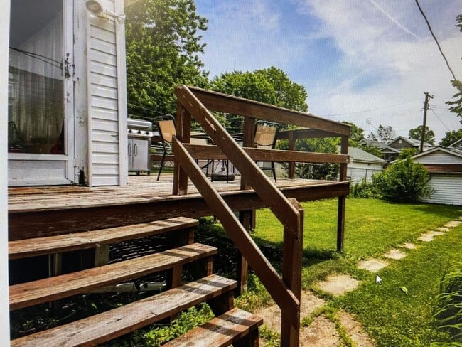 Building Photo - 4424 Dewey Ave