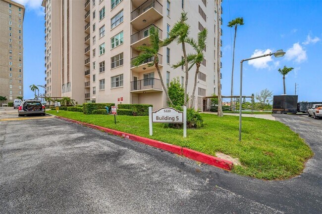 Building Photo - 5220 Brittany Dr S
