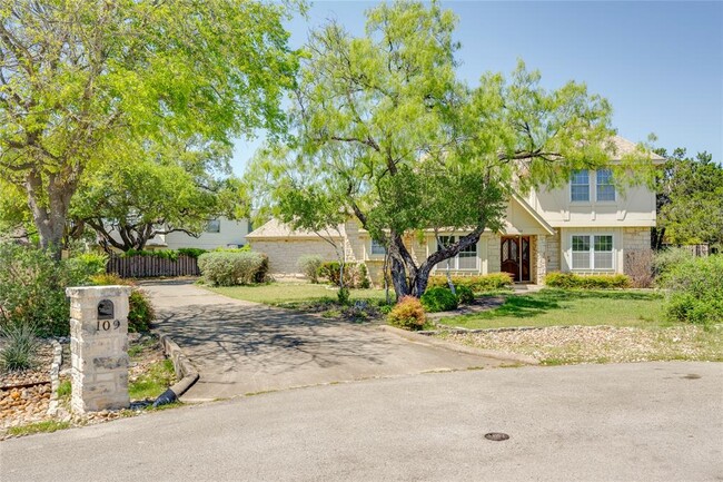 Building Photo - 109 Vinca Dr