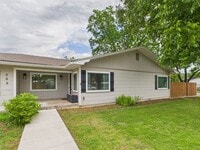 Building Photo - Charming 3-Bedroom Retreat with 2 Full Baths in the Heart of Fredericksburg!