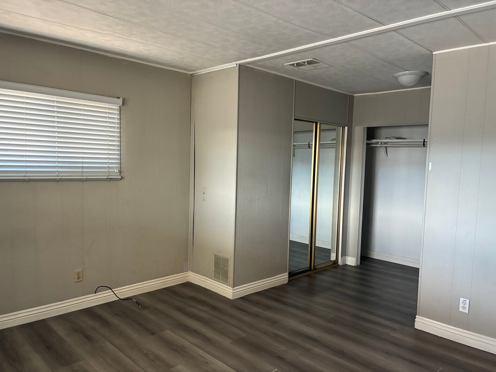 Building Photo - 19190 Hinton St