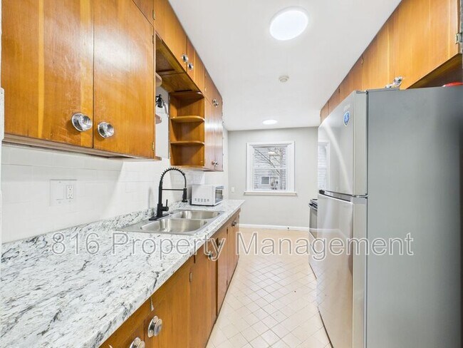 Building Photo - 7560 Prospect Ave