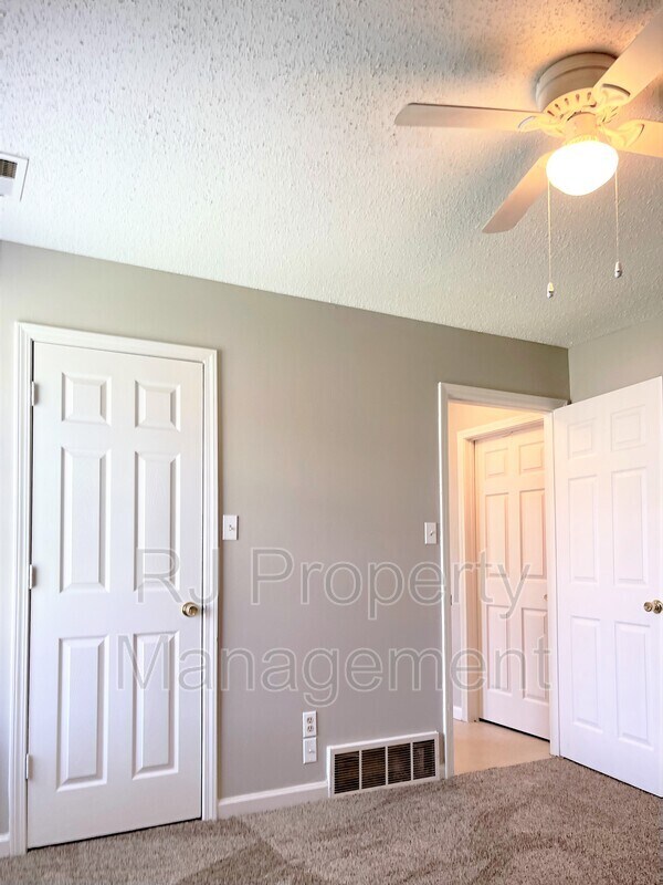 Building Photo - 4297 Kings Valley Cove E