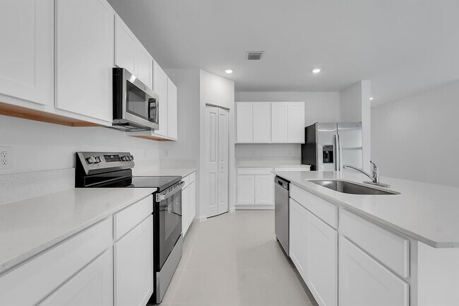 Building Photo - 662 Carlyle Wy