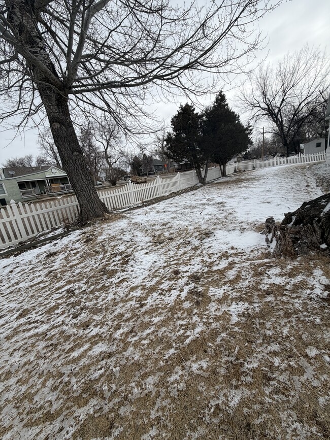 Building Photo - 338 N 2nd St