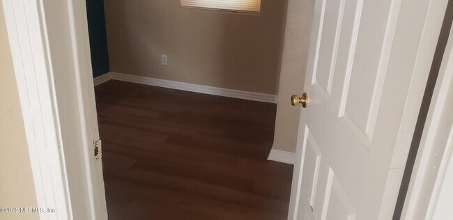 Building Photo - 1923 Fairfax St