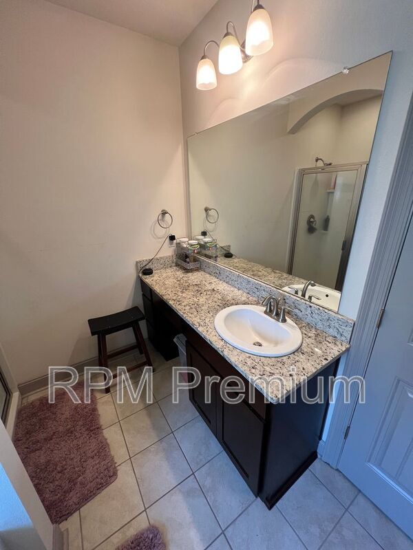 Building Photo - 18063 River Landing Dr