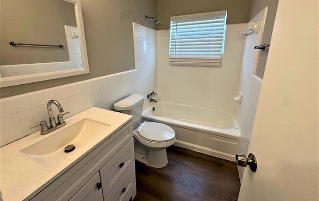 Building Photo - 854 Silver Oak Ct