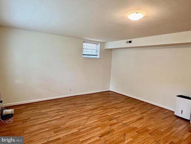 Building Photo - 1316 Rowe St