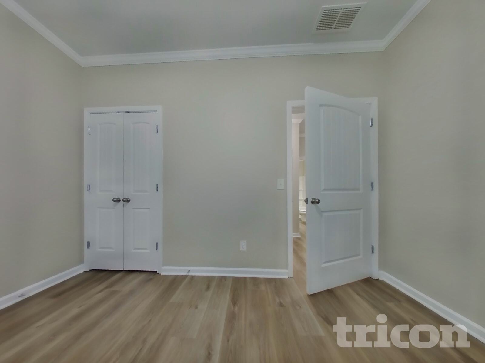 Building Photo - 45 Oak Hollow Way