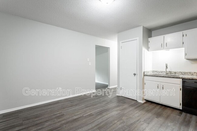 Building Photo - 113 Goodson Ave