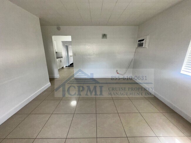 Building Photo - The perfect 3/1 single home in Pompano Beach - Washer and Dryer in unit!