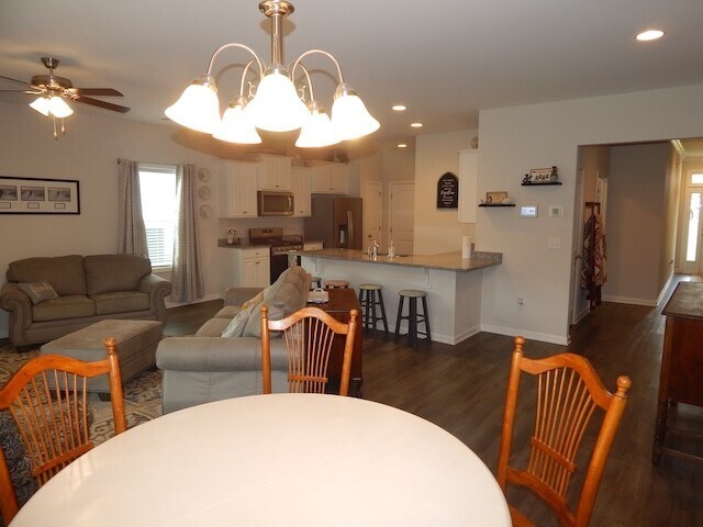 Building Photo - 229 Carvel Trl