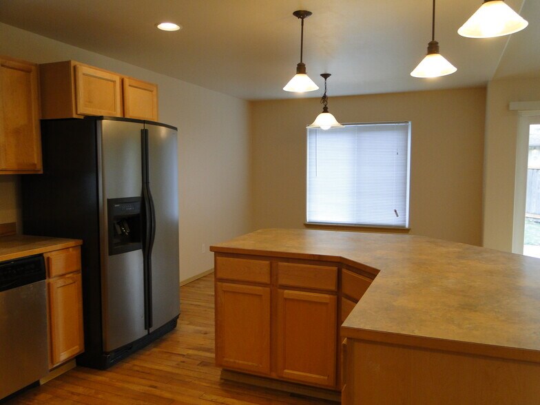 Building Photo - 7520 192nd Ave E