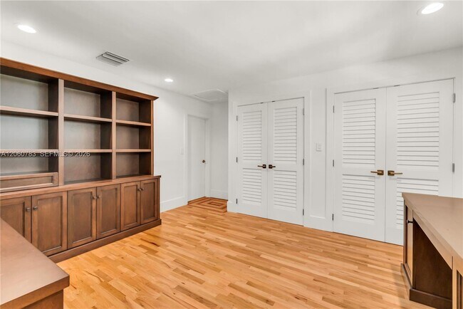 Building Photo - 451 Ridge Rd