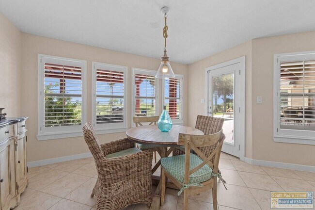 Building Photo - 22 Laguna Madre Dr