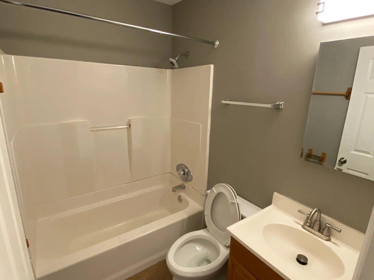 Building Photo - 1140 Sioux Ter