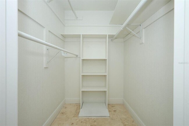 Building Photo - 411 Valencia Cir