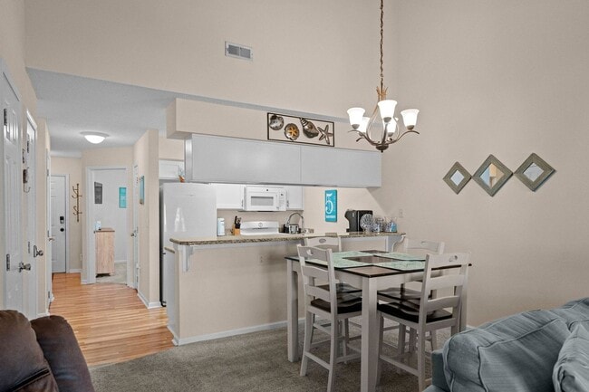 Building Photo - 5000 Windsor Green Way