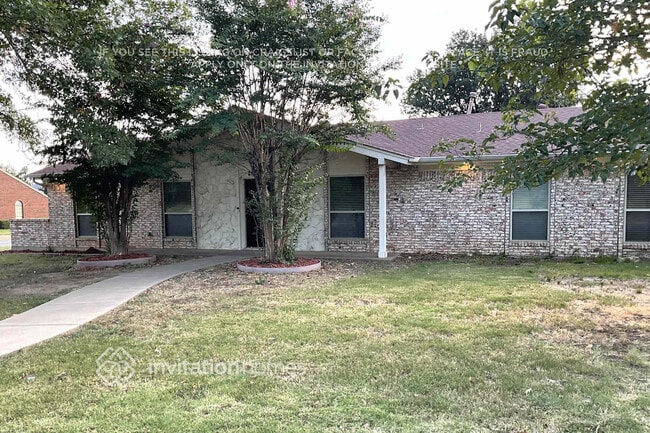 Building Photo - 2101 Colonial Dr