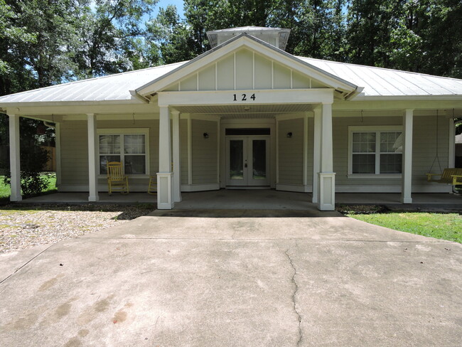 Primary Photo - 124 Fairway Dr