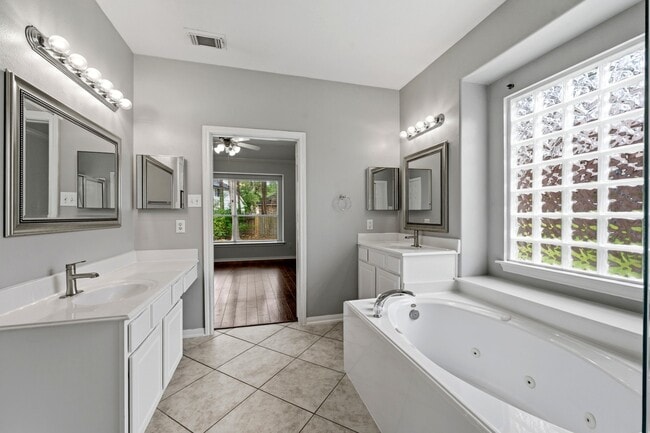 Building Photo - 26 Griffin Hill Ct