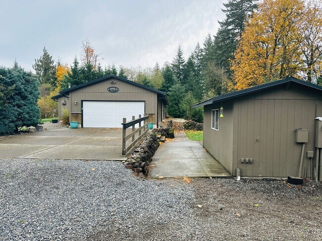 Building Photo - Beautiful Acreage Property