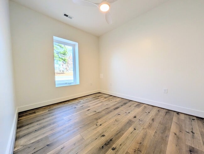 Building Photo - 5900 Fort Ave