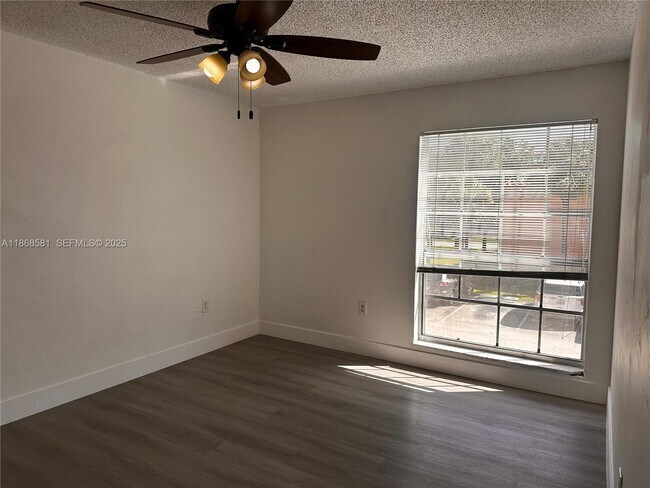 Building Photo - 7231 Miami Lakes Dr