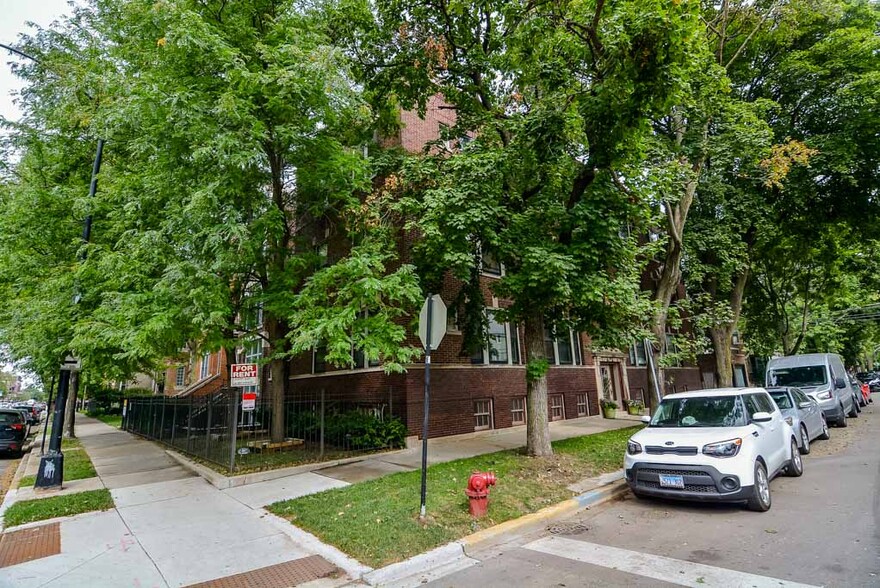 Primary Photo - 1940 W Berenice Ave