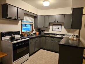 Building Photo - Spacious 3-Level Home with Garage & Off-St...