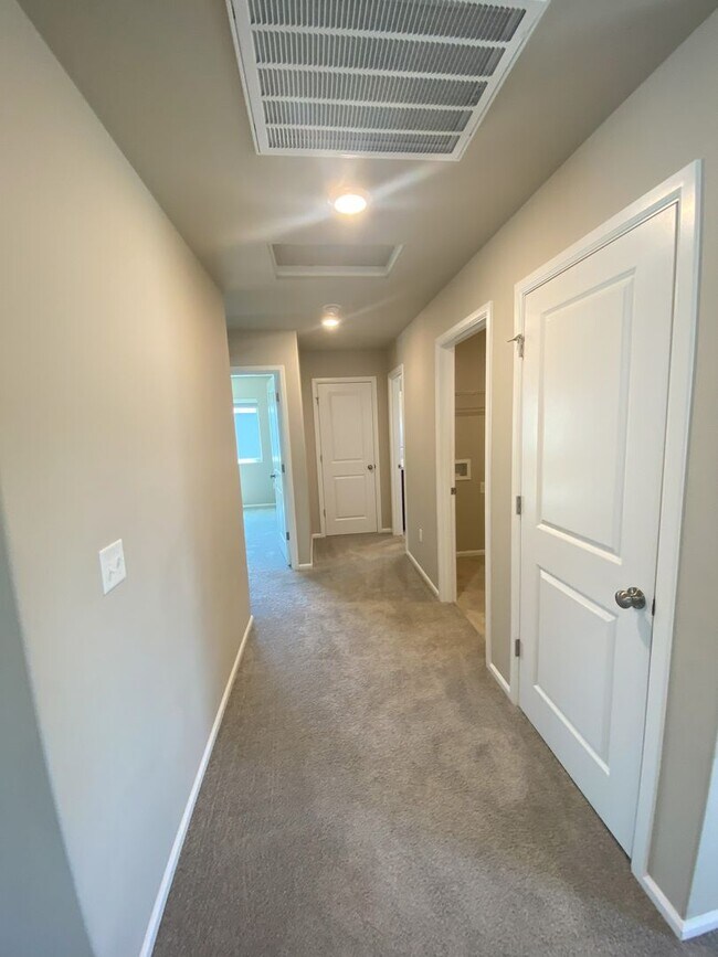 Building Photo - Spacious, modern 5-bed, 2.75-bath in sought-after Daisy Crossing Community in Sultan