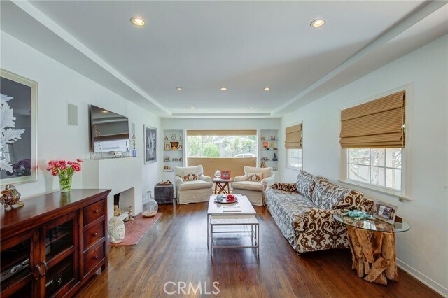 Building Photo - 333 3rd St