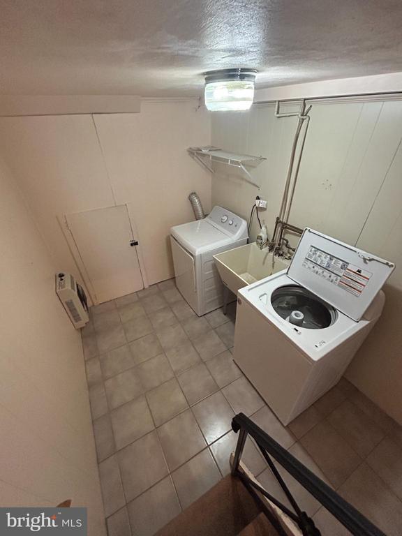 Building Photo - 10830 Perrin Rd