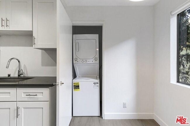 Building Photo - 1616 Brockton Ave