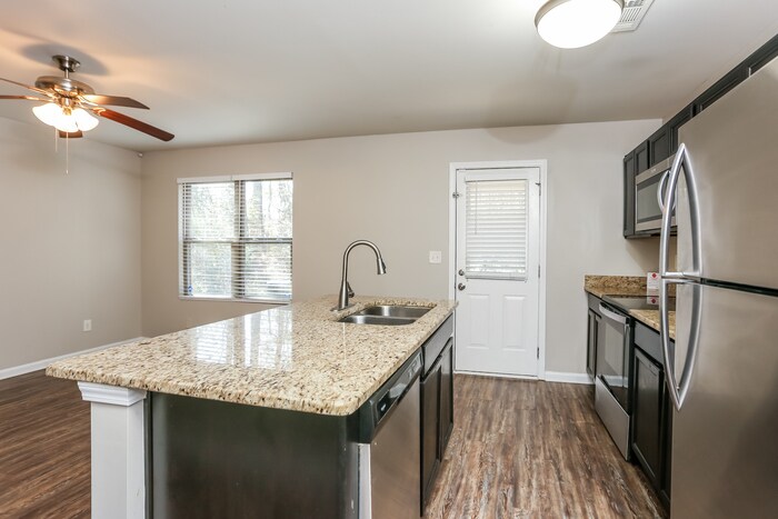 Building Photo - 2405 Marlin Dr