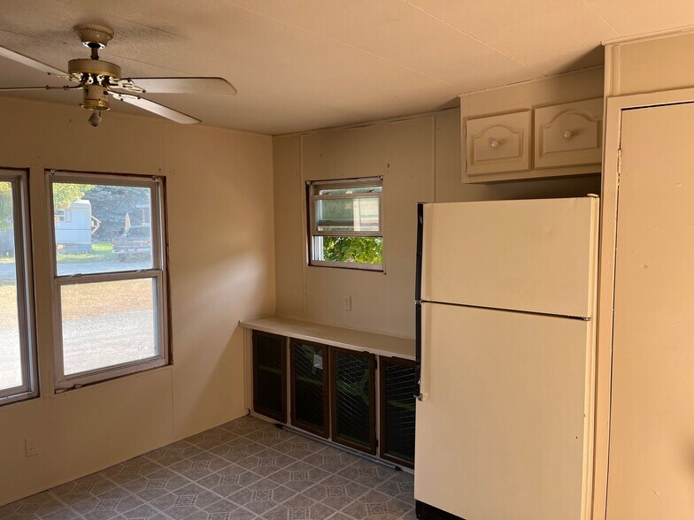 Building Photo - 1130 MT-135