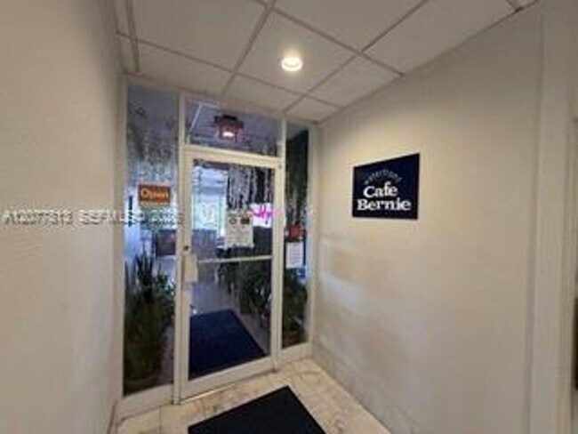 Building Photo - 5600 Collins Ave